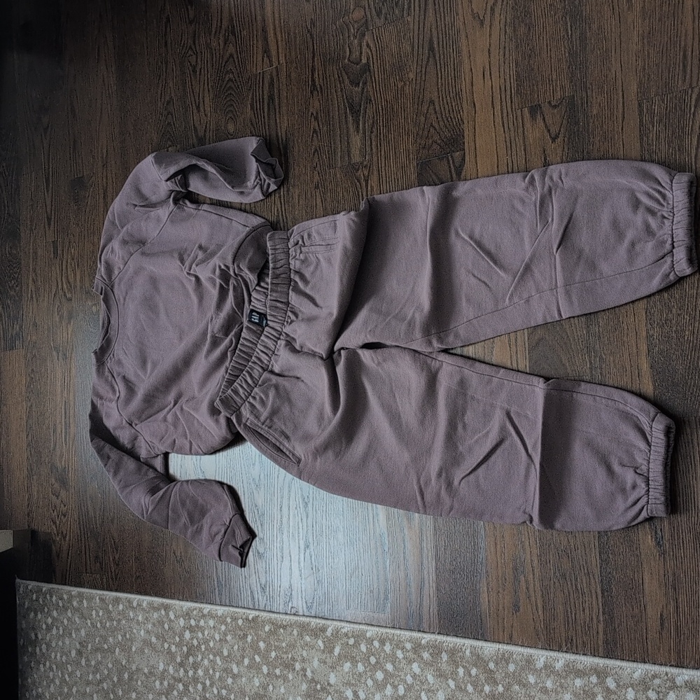 Gap Sweat suit